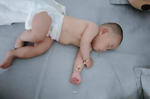 庆阳宝宝积食发烧怎么处理
